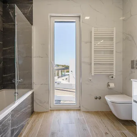 فيلة Axess With Panoramic Ocean View لورينها