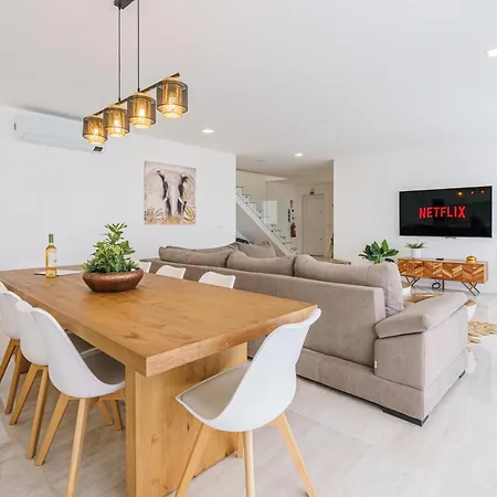 Axess With Panoramic Ocean View