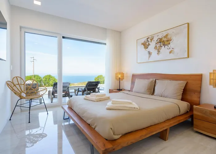 Axess With Panoramic Ocean View ロウリニャン
