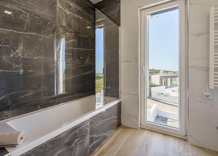 Axess With Panoramic Ocean View لورينها