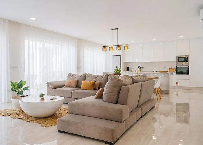 Axess With Panoramic Ocean View لورينها